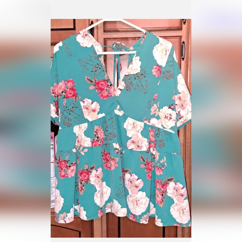 Beautiful Ladies Teal Floral Entro Baby Doll Blouse V neck front/back Size Large